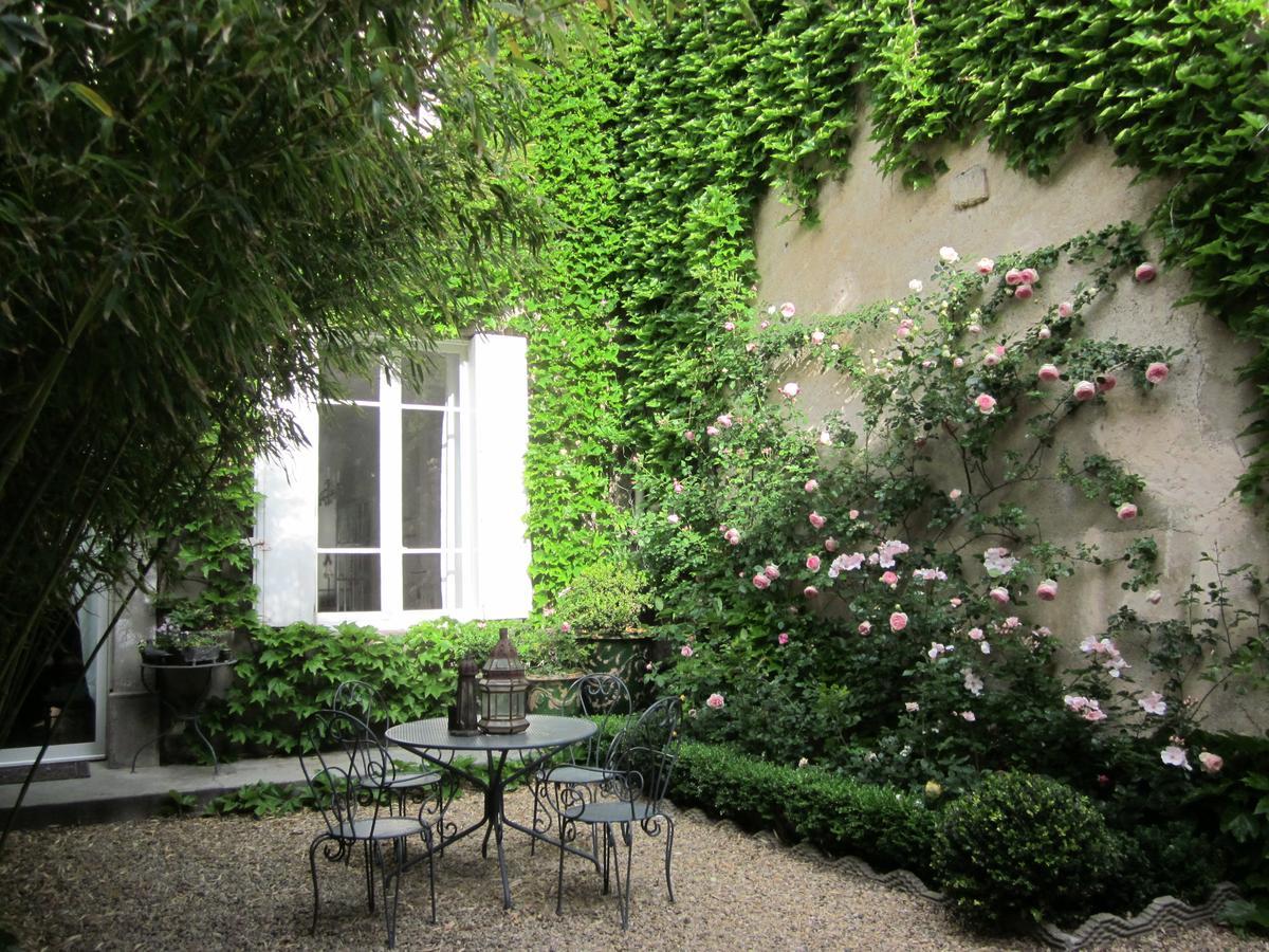 Le Logis Blanc Bed&Breakfast Coursan Εξωτερικό φωτογραφία